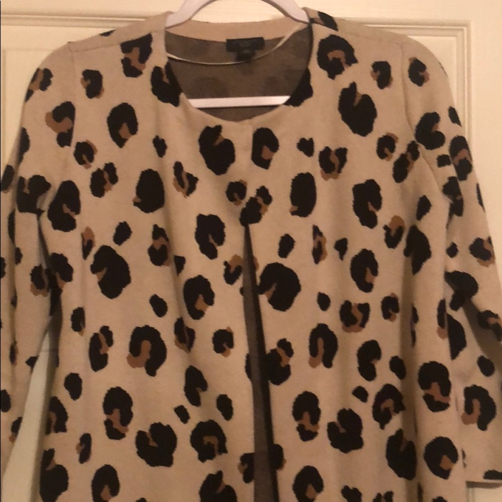 Ann Taylor leapard sweater. Size XSP Brand new.